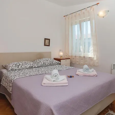 Three-bedroom In Kastel Stari Kaštela
