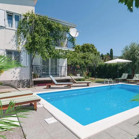 Three-bedroom In Kastel Stari * Kaštela