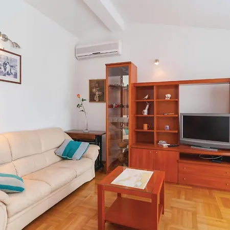 Feriehus Three-bedroom In Kastel Stari Kaštela