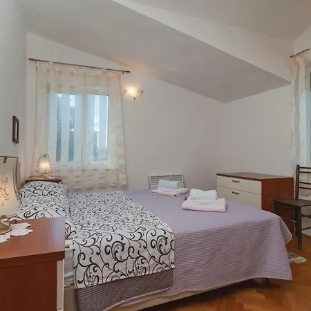 Feriehus Three-bedroom In Kastel Stari Kaštela
