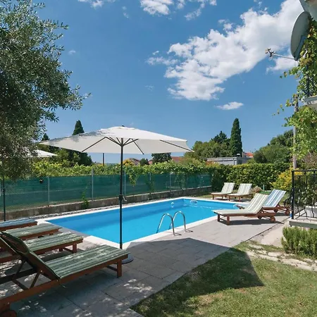 Three-bedroom In Kastel Stari * Kaštela