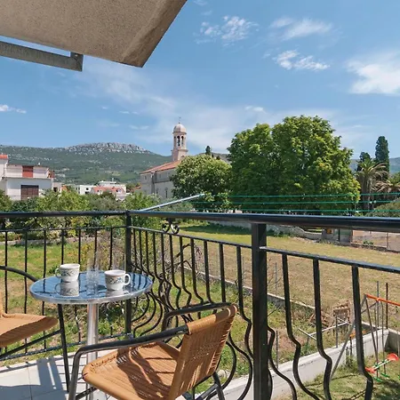 Three-bedroom In Kastel Stari Feriehus