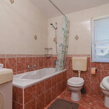 Three-bedroom In Kastel Stari Feriehus *