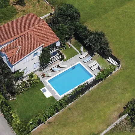 Three-bedroom In Kastel Stari Feriehus
