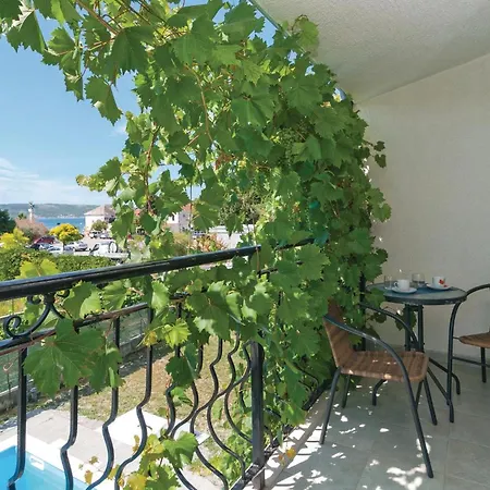 Feriehus Three-bedroom In Kastel Stari Kaštela